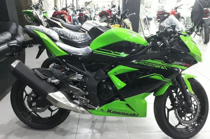 Harga Berubah, Kawasaki Ninja 250 SL Punya Warna Baru